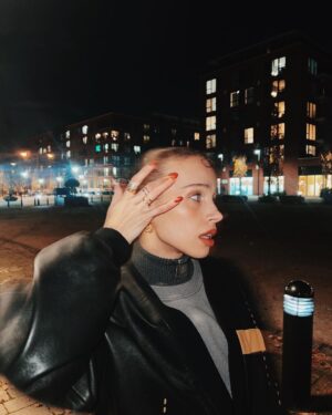Mette Linturi Instagram - 👋🏼