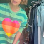 Mia Freedman Instagram - SHOULD I WEAR THIS? The Hi-Lo principle of style isn’t just about wearing expensive things with cheap ones. For me, it’s also about wearing casual things with more tailored or formal ones. Denim and sequins. Sneakers and dresses. Jumpers with tailored pants. So here we have a jumper I put on to get ready but then decided to keep on with the silk, wide-legged pants (flouro is a neutral) I was already wearing. What think? Jumper @cat_hammill Pants @sheikeandco Both are Australian @ladystartups brands. 🙏🙏