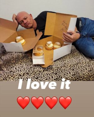 Michael Brinkenstjärna Instagram - Ren Kärlek ❤️❤️❤️❤️Mr Brink #love #semlor #mylife #instagood #instagram #brink #brinkenstjärna #dj #djs