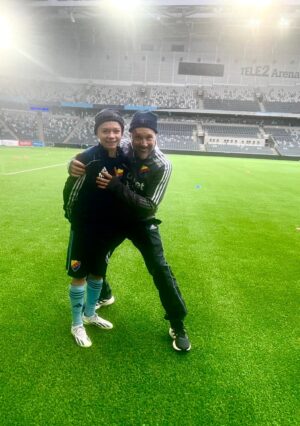 Michael Brinkenstjärna Instagram - Vi är oerhört Tacksamma för allt du gjort för oss Adam Stevens / talangutvecklare , spelarchef- ungdom #dif ,det är tack vare dig Milo får satsa 100% på sin fotboll . Du är en sann hjälte i vardagen .Djurgården är en fantastiskt klubb som tar hand om sina talanger på fullständigt överlägset sätt med bla dig i Spetsen ! Tusen Tack 🙏 M & M . 

Djurgårdens IF / Nr:38 Milo Celeste❤️