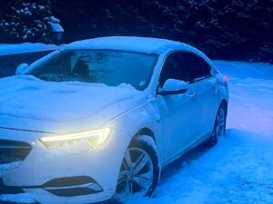 Michael Brinkenstjärna Instagram - 2/1 Mot Jobbet 👊 Kämpa 🏆 Mr Brink #winter #snow #opel #opelinsignia #mylife #brink #brinkenstjärna #cars #music #dj #djs #instagood #instagram