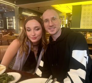 Michael Brinkenstjärna Instagram - En Mkt Trevlig sen lunch med Bästa Gunilla ,dottern Erika & assistent Hampus ! Vi är redo för Mello 24 med Fredrik Anderssons grymma bidrag I Wont Shake ” La La Gunilla ” 👊
Www.artistscandinavia.se 
#tv3 #hollywood #hollywoodfruar #gunillapersson #brink #brinkenstjärna #melodifestivalen #dj #djs #mylife #famous #instagood #instagram#final #dj #djs