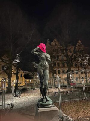 Michael Brinkenstjärna Instagram - Ngt hände i Stockholm Stad inatt 😂Fröken Snusk & Gozzi are back on Spotify 👊😂 Nästa Lörd  10/2 Melodifestivalen #unga #fria 
#göteborg #melodifestivalen #stockholm #hits #svt #instagood #instagram #mylife #frökensnusk