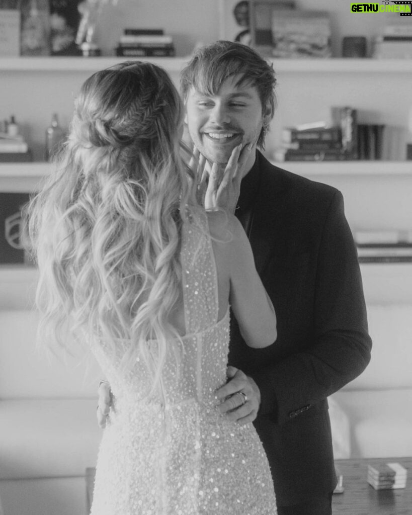 Michael Clifford Instagram - our hearts are so full🤍 - ps here’s our formula for the most flawless & memorable experience🪄 🤍 photo & video @foolishlyrushingin planning & design @fawnevents.laura  overall everything @fawnevents gowns & accessories @galialahav floral @lovestruckblooms  specialty rentals @archiverentals  other rentals @mtb_event_rentals  lighting @brillianteventlighting  invites & signage @velvetfoxdesigns  chef @latabela @chefjerumel cocktails @bottlesandblooms  hair @hairbykayti makeup @beautybynat___  grooming @fitchlunarhair tan @bronzedbunny day of coordinator @natalieeeb accessories @mariaelenaheadpieces editing/emotional support @ryanfleming 🤍 endlessly appreciative🤍