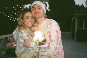Michael Clifford Instagram - i’m too lucky. happy birthday angel 🤍