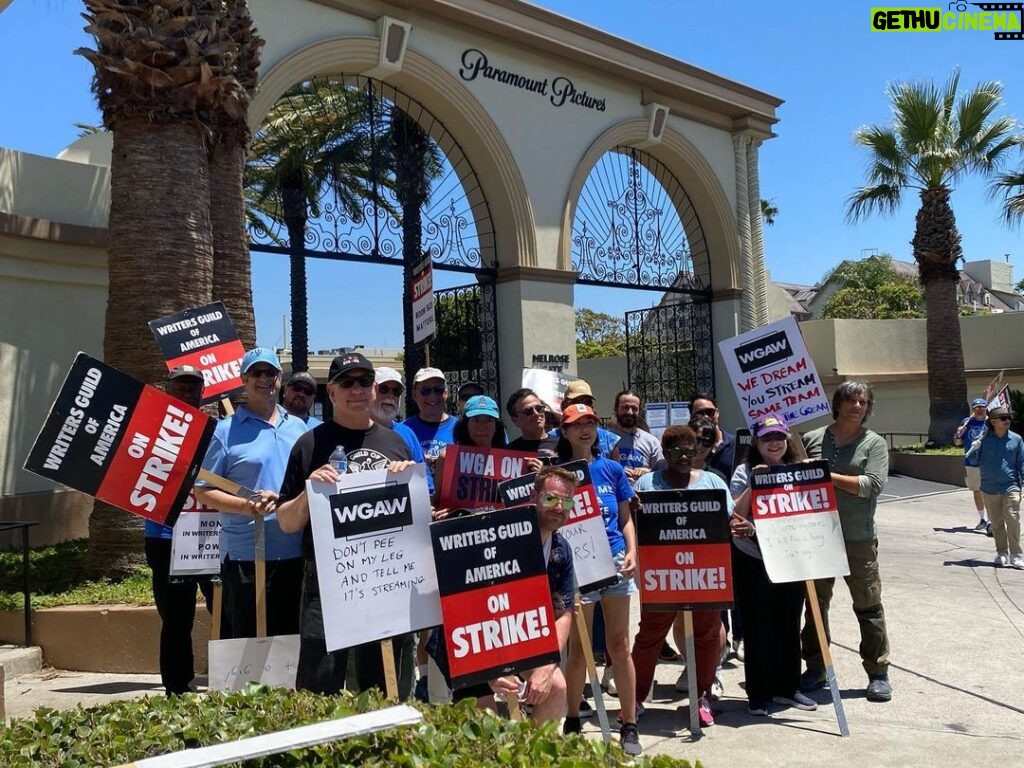 Michael Connelly Instagram - Writers on strike! #wgastrong #wgastrike