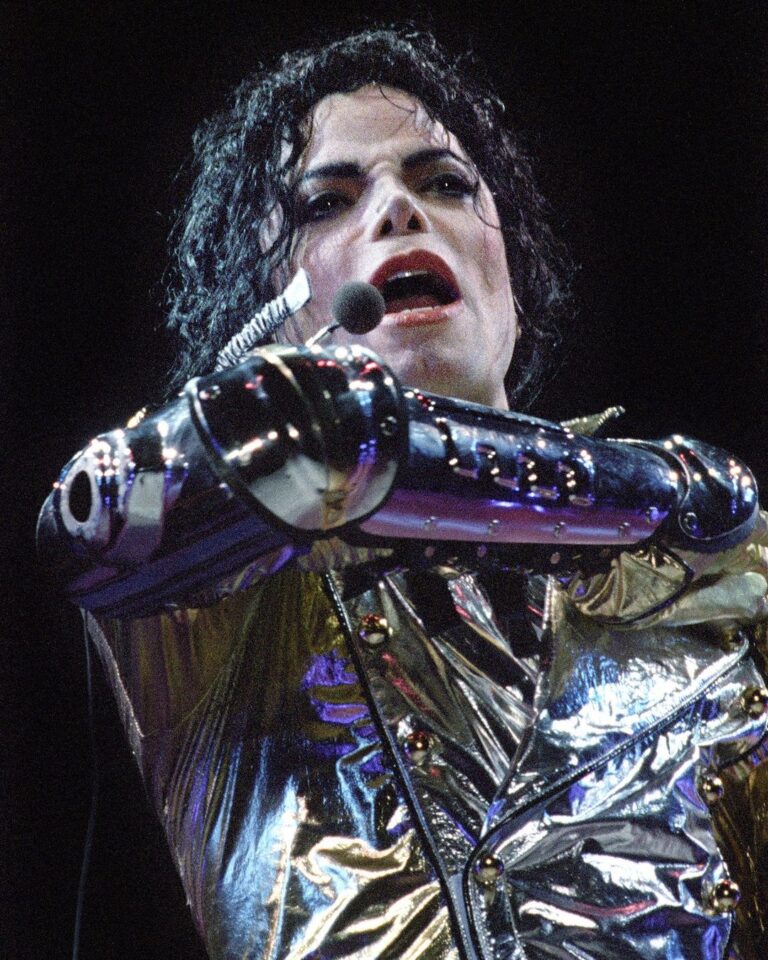 Michael Jackson Instagram - Michael’s HIStory world tour kicked off in Europe in September of 1996 and finished just over a year later in South Africa. On this date in 1996, Michael gave his first of three performances in Amsterdam.