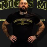 Michal Martínek Instagram - NOVÉ TRIKO v tvém šatníku! 👕 I ty teď můžeš hrdě nosit triko REINDERS MMA. 🤼‍♂️ KUPUJ TEĎ na SHOP.REINDERSMMA.CZ 📲 Jeremi sport