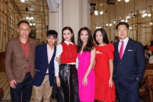 Michelle Reis Instagram - ⁣
⁣
⁣
Throwback to The Fayre of St John’s in support of Maggies Cancer Caring Centre.⁣
@maggiescentrehongkong⁣
.⁣
.⁣
.⁣
#biblereading⁣
#motherandson⁣
#stjohnscathedral ⁣
#goodcause⁣
#2022