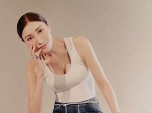 Michelle Reis Instagram - ⁣
⁣
⁣
THE EDGE ISSUE⁣
PRESTIGE HK NOVEMBER 2022 ⁣
⁣
Creative Direction & Styling: @alvingoh ⁣
Photography: @reubenfoong⁣
Make-Up Designer : @alvingoh ⁣
Make-Up: @pinkyku⁣
Hairstyling: @nichol_yip ⁣
Nails: @pinky_hoho