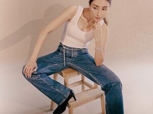 Michelle Reis Instagram - ⁣
⁣
⁣
THE EDGE ISSUE⁣
PRESTIGE HK NOVEMBER 2022 ⁣
⁣
Creative Direction & Styling: @alvingoh ⁣
Photography: @reubenfoong⁣
Make-Up Designer : @alvingoh ⁣
Make-Up: @pinkyku⁣
Hairstyling: @nichol_yip ⁣
Nails: @pinky_hoho