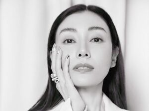 Michelle Reis Instagram - ⁣
⁣
⁣
THE EDGE ISSUE⁣
PRESTIGE HK NOVEMBER 2022 ⁣
⁣
Creative Direction & Styling: @alvingoh ⁣
Photography: @reubenfoong⁣
Make-Up Designer : @alvingoh ⁣
Make-Up: @pinkyku⁣
Hairstyling: @nichol_yip ⁣
Nails: @pinky_hoho