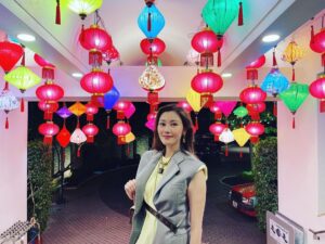 Michelle Reis Instagram - Happy Mid- Autumn Festival !
#lanterns
#happyfullmoonday
#havearelaxingnight