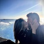 Michelle Renaud Instagram - Con este hombre todo se pone mejor por dia😍📸👌🏻🏔️ Gracias Vida, gracias Mati por caerme tan bien 🤣 te amooooooo!!!✨ @matlechat #diamondbeach #iceland #love #happytrip Diamond Beach, Iceland