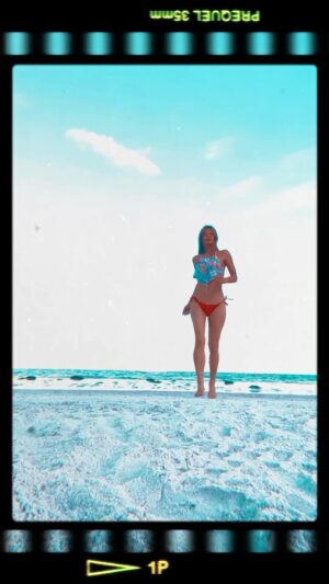 Michelle Stafford Instagram - Vacation. I swam. I ate. I conquered👑 #mondaythirst
