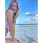 Michelle Stafford Instagram - Sunday 🩵🤍