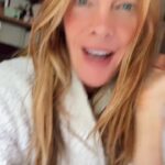 Michelle Stafford Instagram - Hello!! I am having a flash sale today!! Whoo hoo!!! If you buy 2 SUPER C SERUMS you get a REJUVENATING EYE GEL for FREE!! Use this code at check out! FREEGEL See you today at 12 at my SKIN NATION SUNDAY on my Facebook page!! The link is in my bio👆🏻💛 #iamskinnation