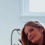 Michelle Stafford Instagram - See ya all today for SKIN NATION SUNDAY💛 12 pacific. It’s gonna FUUUUN! It’s on my Facebook page. Facebook.com/therealStafford but the link is in my bio👆🏻 and we are still offering 30% off everything in our store with this code DAD30 it’s in honor of all of the wonderful men out there who are slaying the dragons🐲We love you! #sweetlikecinnamon #iamskinnation @skinnationbeauty