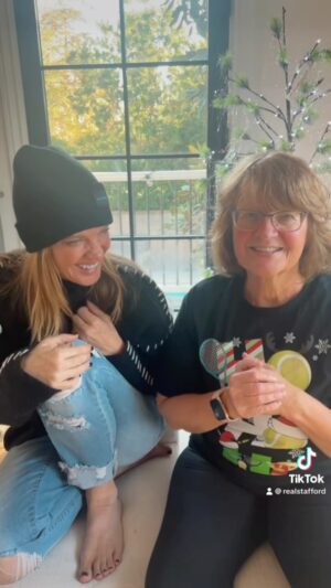 Michelle Stafford Instagram - Our second annual “who’s most likely” (sister addition) #merrychristmas🎄 to all the sisters ❤️