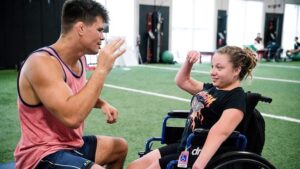Mickey Gall Instagram - I got to teach some boxing to this little superstar @aubrey_beast20 last week @barwismethods . She is going back home to Ohio we are all going to miss her beautiful smile and energy so much . I’m excited to connect her with my friends @immortalmartialarts so she can continue her training at home!

📸 @adlergarfieldphoto