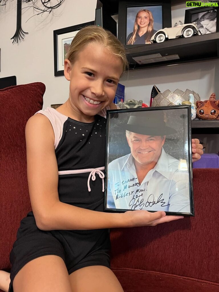 Micky Dolenz Instagram - We met third grader, Sarah, “The Monkees Biggest Fan” in Jim Thorpe, PA…. Thanks Sarah for your ￼support!