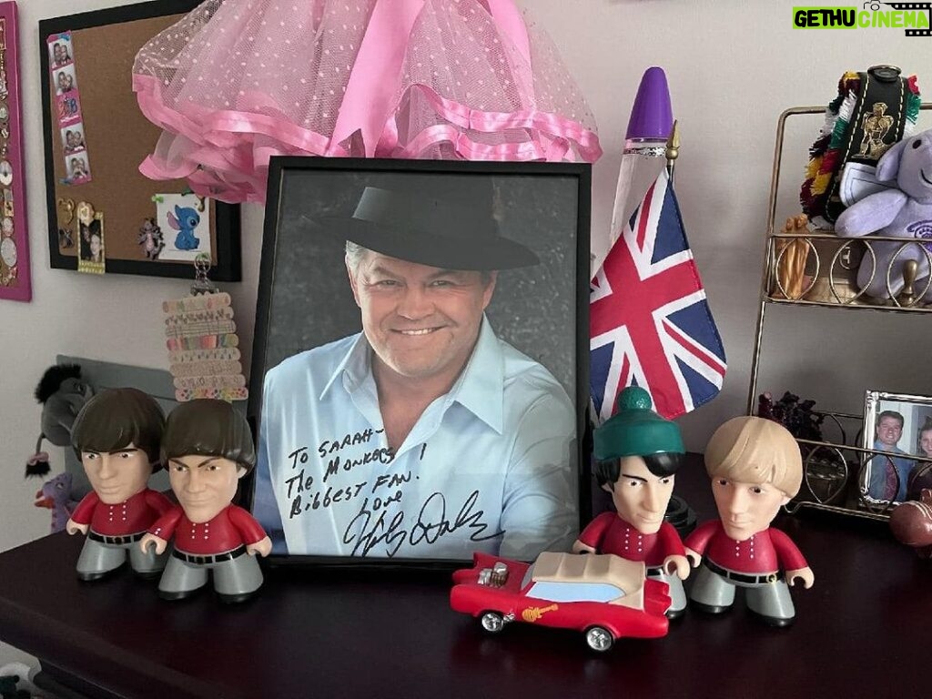 Micky Dolenz Instagram - We met third grader, Sarah, “The Monkees Biggest Fan” in Jim Thorpe, PA…. Thanks Sarah for your ￼support!