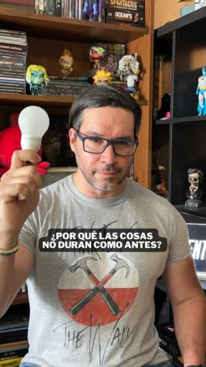 Miguel Augusto Rodríguez Instagram - ¿ Cuántas veces hemos escuchado “Las cosas no las hacen como antes”? Que tal si existe una explicación que pareciera más bien una teoría de conspiración, con la salvedad, que es verdadera 🤘🏼 Acá te la traemos de la mano de @culturizando y mi persona. #entreparéntesis