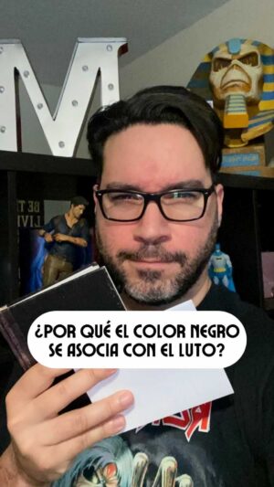 Miguel Augusto Rodríguez Instagram - ¿Alguna vez te has preguntado por qué el color negro se asocia con el luto? Hoy @MiguelAugusto20 nos cuenta el origen de esta costrumbre en su sección #EntreParéntesis.