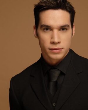 Miguel Augusto Rodríguez Instagram - Un #tbt de ayer… al final de todo no son los años que tenemos sino los que nos quedan los que cuentan.
Nuevamente bajo el lente de el querido @alfonsozapata

#actoresvenezolanosporelmundo #recuerdosenvenezuela #modelosvenezolanos #photoshootvenezuela