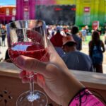 Miguel Cirillo Instagram - A melhor música com a melhor companhia! Venham mais 80 anos 🍷 #MaisRosé #Mateus80 #mateuslovesmusic @mateusrosewine #PUB Rock in Rio Lisboa