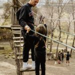 Miguel Cristovinho Instagram - há uns tempos o puto veio da escola com a conversa que tinha duas namoradas e ontem eu quis saber como estava essa situação aos dias de hoje, ao que ele me responde que neste momento a Beni terminou com ele e que portanto agora só está com a Nitz. “então e porque é que decidiste ficar com a Nitz, o que é que gostas nela? diz-me três coisas que mais gostas nela.” ele fica muito pensativo a olhar para mim e finalmente diz-me: “sabes pai… ela é mesmo bueda radical.” estão bem um para o outro por agora