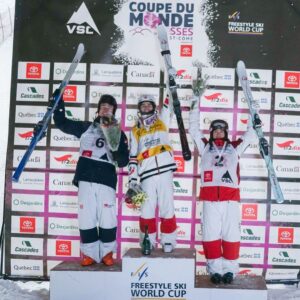 Mikaël Kingsbury Instagram - 🥇à la maison⚜️🇨🇦 What a night!!!!!!! Merci tout le monde pour les encouragements hier soir🙏🏼 On se voit ce soir😈 #worldcup #moguls #mmc