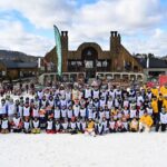 Mikaël Kingsbury Instagram – 1ère édition du camp Mikaël Kingsbury réussie!! 92 jeunes skieurs incroyables⛷👌🏼 Merci à ma belle gang de coachs, Dominique, Michèle, aux bénévoles et aux précieux commanditaires @sommet_saint_sauveur @oakleyskiing @underarmourca @auclairsports @obersonboutique @desjardinscoop @liveholos 📸 @bernardbrault Sommet Saint-Sauveur