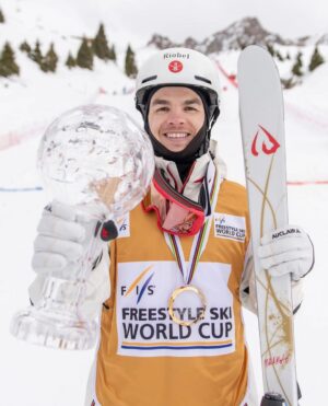 Mikaël Kingsbury Instagram - GOLD in Kazakhstan🥇 World Cup Champion in singles🏆 
Crystal globe x22🔮 

Good day🚚👨🏻‍✈️😁