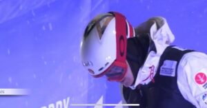 Mikaël Kingsbury Instagram - Redemption in Ruka🥇I missed this course last year… 9th win here, and we are back in yellow 😏💛📸 @fisfreestyle
