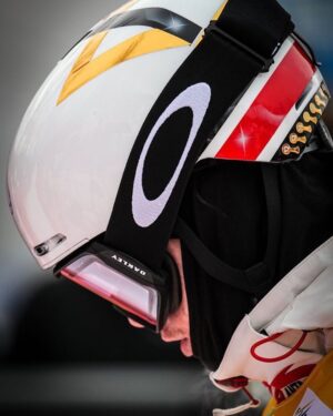 Mikaël Kingsbury Instagram - Hey guys, unfortunately I won’t be able to start the World Cup season. Last sunday, I had a bad crash in training. I fractured my T4 and T5 vertebrae.. The good news is that the fracture are at the back of my mid-spine vertebrae, so no nerves were affected. Of course I’m very disappointed to not be able to compete for the first time since 2010. Thanks to my team for taking good care of me in the last few days! 

Time to rest! Ill be back soon💪🏼 
📸 @gregkolz