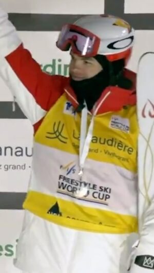 Mikaël Kingsbury Instagram - REDEMPTION 🇨🇦🥇

After crashing out in yesterday’s World Cup moguls competition, Canada’s Mikaël Kingsbury wins dual moguls GOLD on home snow in Val St. Come, Que.

Presented by @mackenzieinvest