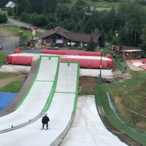 Mikaël Kingsbury Instagram - So much fun at @imaximise 😁 First time hitting the airbag🙌🏼 Maybe triple cork 14 next time? 📱@deanberco @jfcusson1 #Skiing #Airbag #progression