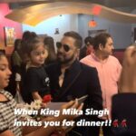 Mika Singh Instagram - Waheguru di mehar 🙏🙏 this weekend for us kept getting better and better… how can one recover from this - still can’t believe the love that was showered on us by the KING himself @mikasingh - such a humble and genuine star and the love is equally reciprocated - so grateful to have had such an experience. Jia loves Mika Paaji and Mika paaji loves Jia!!💗💗 #mikasinghlive#mikasingh#bollycelebrities_ #kingmikasinghfanpage#jazznjiasworld#trending#viral#fanmoment#minneapolis#dancingganesharestaurant#minnesota#mikasinghusatour2023#bollywood#singers#indiansingers#performer#2023 #grateful#thankful#givelovegetlove#whatgoesaroundcomesaround Dancing Ganesha - Minneapolis