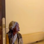 Mika Singh Instagram - Met this most beautiful 75 year old Maa with her son. They were sleeping on the road and I went to give them some food but then couldn’t sleep all night. I finally went back and brought her home, her son will now work for me. She is so sweet, happy and is giving her guarantee. I salute this young son who is standing by his mother..🙏🤗 . . . @divinetouchfoundation_ #divintouch #mikasingh