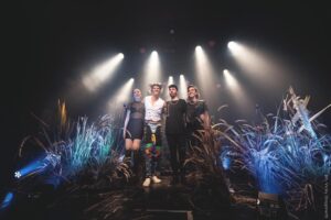 Mike Amigorena Instagram - ¡SOLD OUT!
El martes pasado vivimos una noche expectacular. 
A sala llena en @la.tangente. Presentamos mi nuevo disco DAÄ, junto a mi banda de lujo y un equipazo de produccion inmejorable. 
Los invitadxs, @somospotra @iacho @emmedemariela, una verdadera bomba. 
Y ustedes, que agotaron las entradas, me hicieron muy feliz. Gracias gracias y gracias!
¿Repetimos? ¿Quien viene?

Gracias @fontanamartu @dantesaulino, @_rocionena_ , @yclari, Bruno, @mendiomandel @martin.scalise, Lu,
@psebastianfranco @matias_petrucelli 
Ph: @vickydragonetti @gisellepeisojovich @elsupervestuario @audreyhacks