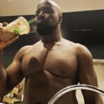 Mike Colter Instagram - Late night snacking makes you fluffy. Here's proof. Btw HBD to everyone who was born on this day! Including me. May this day be a LOVELY DAY! ❤️ That is all. #hbd #virgo #virgoseason #august26 #bornday #mantitties #fitnessmotivation #chocolateboywonder #melaninpoppin Somewhere You're Not