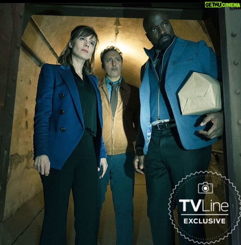 Mike Colter Instagram - @evil is just around the corner on @paramountplus @tvline #premiere #davidacosta #mikecolter #season4 Confession booth