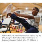 Mike Epps Instagram - Thank you 🙏🏽 Heavenly Father for the opportunity to give our city kids some joy and hope this year at the MIKE EPPS 1st annual back to school shoe blessing ceremony I wanna thank @reginamarsh56 Indianapolis Pal club commander Ida Williams and @mayorhogsett for all the support let’s keep making these kids happy