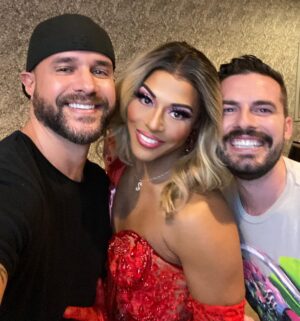 Miles Davis Moody Instagram - It is always so special seeing this legend friend icon @itsshangela ❤️ she’s a real one! Thank you Shangie for always being so wonderful, graceful and amazingly kind. Thank you @flipphoneevents 👏🏼 👏🏼 👏🏼