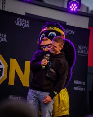 Miloš Petrášek Instagram - Dnešní vážení na zítřejší 
Oktagon 28🏟 
Všichni vypadají v perfektní formě, vidíme se zítra na turnaji!🤜🤛 za kluky od nás z @reindersmma můžu říct, že jsou všichni připraveni skvěle👊🏻
Na jaký zápas se těšíte nejvíce?🤼🤩 

#me#man#mma#smile#goodvibes#oktagon