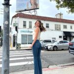 Miranda Kerr Instagram - Our first @koraorganics billboard!! I’ve seen my face on billboards before, but this one has a whole new meaning 🥹 When I first launched the brand in 2009, I never could’ve imagined scaling as a global company. I’m so proud of my incredible team and and this exciting milestone ✨💖🌈
