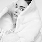 Miranda Kerr Instagram - @harpersbazaar_tw 🖤