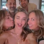 Miranda Kerr Instagram - Thank you to my Aussie fam for such a special early birthday brunch 💛🌻🍋 Tablescape by my good friend @stevecordony ✨