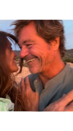 Miri Pérez-Cabrero Instagram - Quiero guardar este vídeo para siempre!!!! “Soy feliz, he sido feliz y seré feliz siempre” esto es lo que me enseña papá 🤍 @eduardoperezcabrero